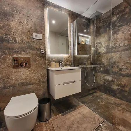 Tarsko Jezero Apartment *